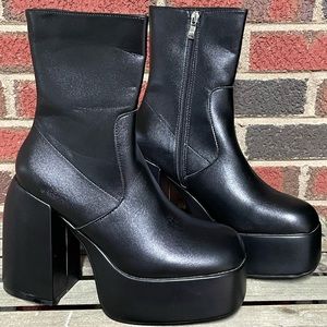 Daisy Street Black Platform Boots Women’s size 8